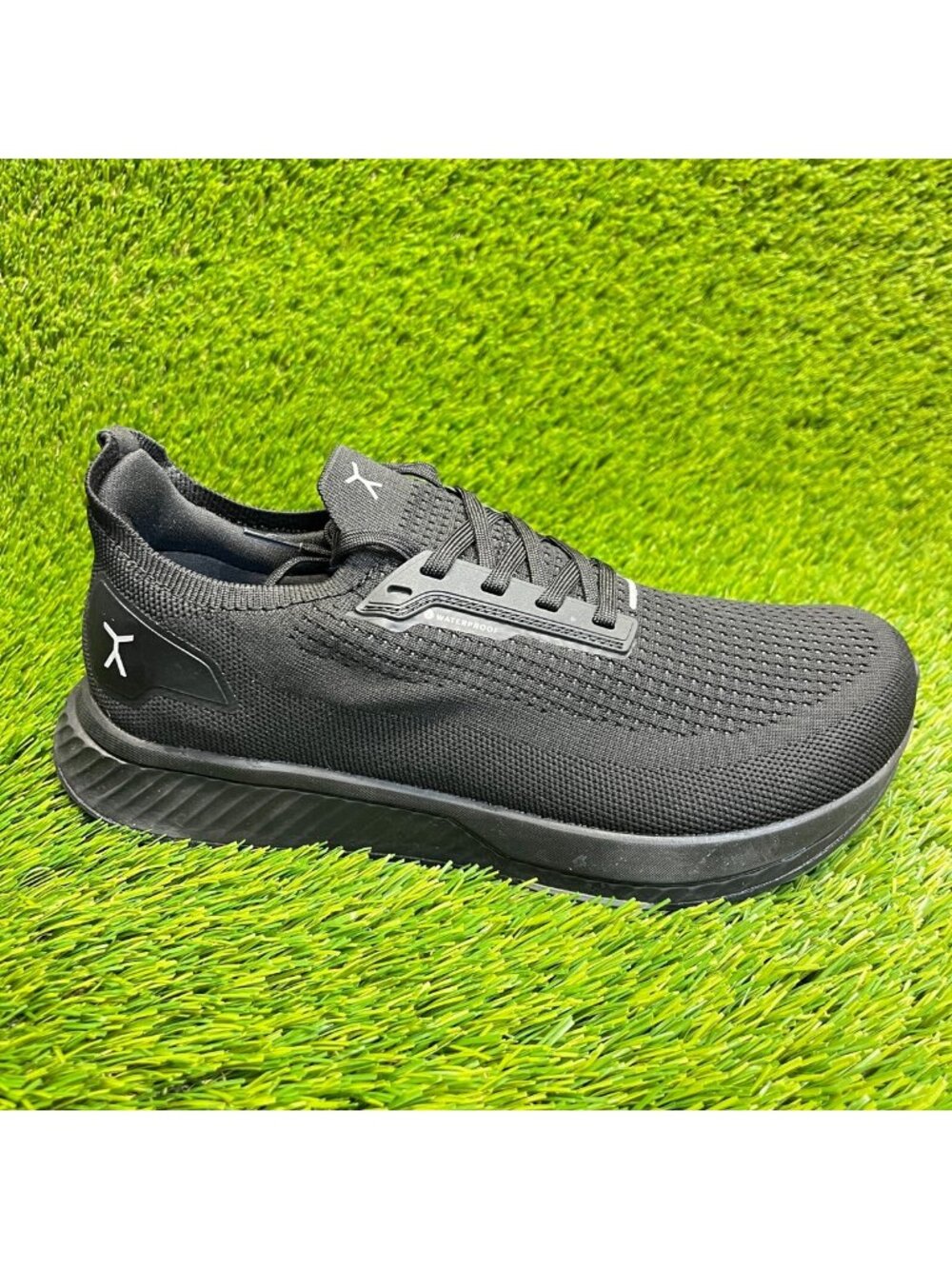 Flux Adapt Waterproof Runner Stealth Black Mens Size 8.5 Barefoot Running Shoes
